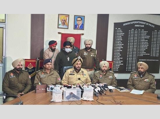 पंजाब पुलिस ने अमृतसर से ड्रोन के जरिए गिराई गई 2 किलो आइस ड्रग, एक चीनी पिस्तौल जब्त