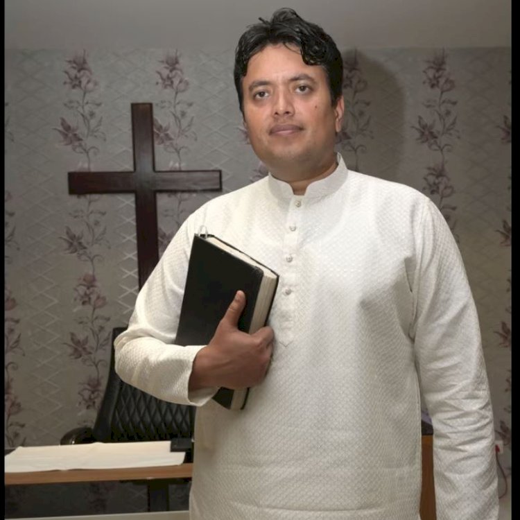 सुरजीत थापर ने प्रेस कॉन्फ्रेंस में पादरी अंकुर नरूला से कही बड़ी बात!