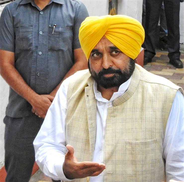 मुख्यमंत्री मान ने हरसिमरत की सिख भावनाओं को आहत करने वाली टिप्पणी पर एसजीपीसी प्रमुख की चुप्पी पर सवाल उठाया