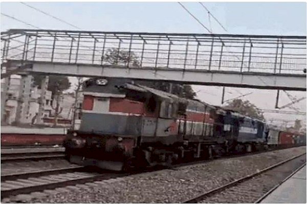 बिना ड्राइवर-गार्ड 78KM दौड़ी मालगाड़ी:स्टार्ट कर हैंडब्रेक लगाना भूला ड्राइवर
