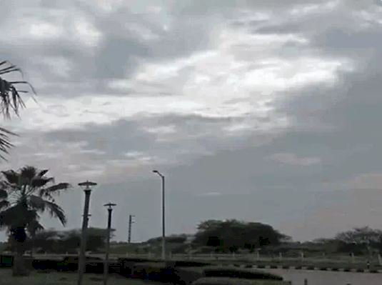 देश में बढ़ती गर्मी के बीच इन राज्यों में बारिश के आसार, पढ़ें  पूरी ख़बर