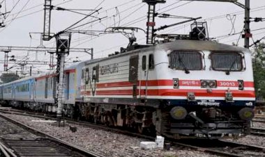 हरियाणा में 63 ट्रेनें कैंसिल, लोगों को भटका रही रेल लोकेशन, किसान आंदोलन के चलते बिगड़े हालात