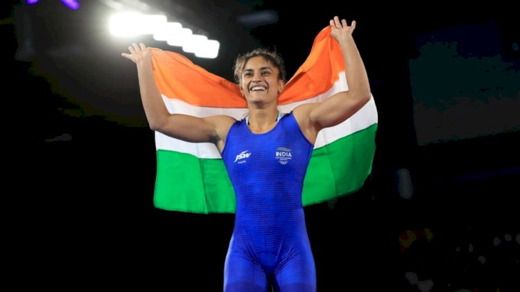 क्वार्टर फाइनल में पहुंचीं विनेश फोगाट, गोल्ड मेडलिस्ट वर्ल्ड नंबर वन पहलवान को पटका