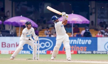 भारत-न्यूजीलैंड मैच बारिश के कारण बाधित, भारत न्यूजीलैंड से 12 रन पीछे, सरफराज की सेंचुरी, पंत भी 50 बना क्रीज पर डटे