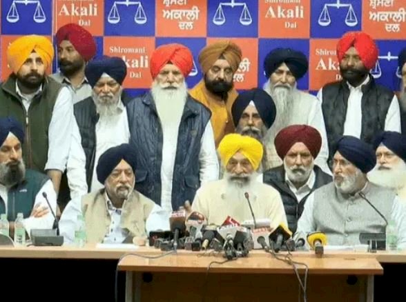 शिरोमणि अकाली दल की वर्किंग कमेटी की बैठक, कार्यकारी अध्यक्ष भूंदड़ का बयान, प्रधान के इस्तीफे पर ज़िला स्तर पर लेंगे राय, पूर्व मंत्री चीमा के केंद्र और पंजाब सरकार पर राज्य में साजिश के आरोप