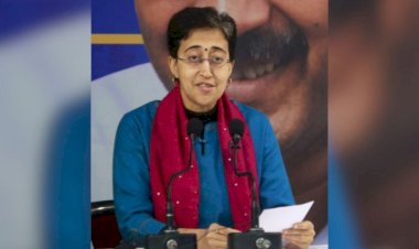 दिल्ली चुनाव के बाद आतिशी ने दिया इस्तीफा, बातचीत के बाद एलजी को सौंपा गया जिम्मा, पढ़ें पूरी खबर