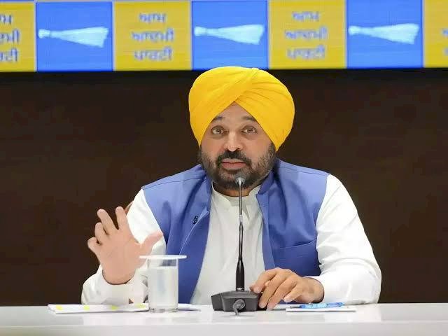 अब नौकरी माँगने नहीं, देने पर फोकस-CM मान की 'बिज़नेस क्लास' ने पंजाब को बनाया 'स्टार्टअप स्टेट'
