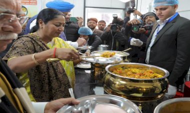 दिल्ली में अटल कैंटीन शुरू; ₹5 में मिलेगा खाना