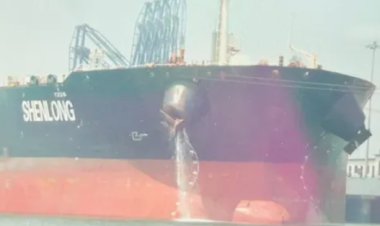 ईरानी मिसाइलों से बचकर मुंबई पहुंचा तेल से लदा विमान 