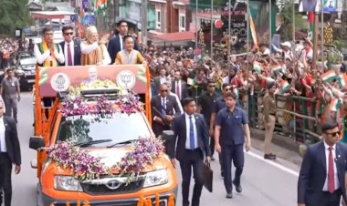 PM मोदी ने गंगटोक में किया भव्य रोडशो 