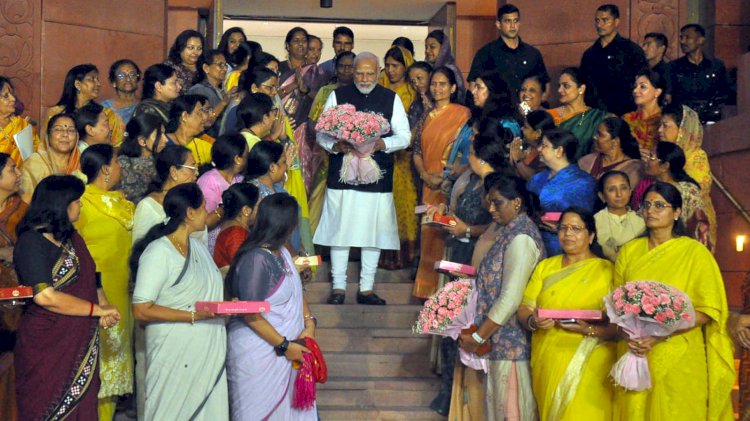 प्रधानमंत्री नरेन्‍द्र मोदी ने संस्कृत सुभाषितम् साझा किया, नारी सशक्तिकरण को लेकर अपनी प्रतिबद्धता पर जोर दिया