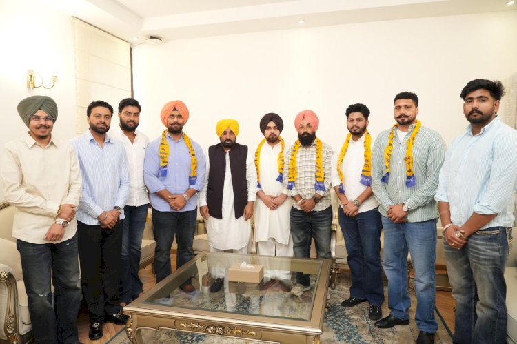 मशहूर पहलवान जस्सा पट्टी अपनी टीम सहित आम आदमी पार्टी में शामिल