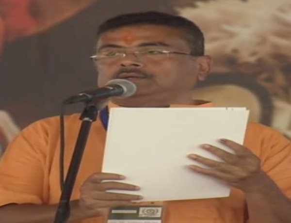 BJP नेता सुवेंदु अधिकारी ने पश्चिम बंगाल के पहले BJP मुख्यमंत्री के तौर पर ली शपथ 