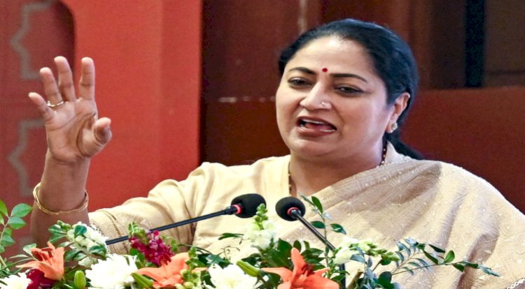 दिल्ली के CM ने सरकारी अधिकारियों को गाड़ियों का इस्तेमाल कम से कम करने का दिया निर्देश 