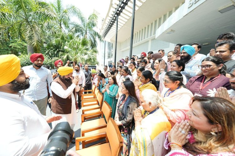 पंजाब के सरकारी स्कूलों के 72 शिक्षकों का प्रतिनिधिमंडल प्रशिक्षण के लिए फिनलैंड रवाना, भगवंत मान सरकार की ‘शिक्षा क्रांति’ को और मजबूती मिलेगी