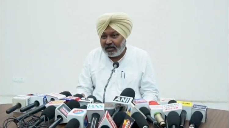 पंजाब सरकार से बातचीत के बाद सफाई कर्मचारियों ने वापस ली हड़ताल : हरपाल चीमा