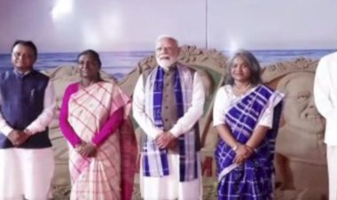 प्रधानमंत्री मोदी ने राष्ट्रपति मुर्मू के साथ ओडिशा में किया 47,600 करोड़ रुपये से ज़्यादा की परियोजनाओं का उद्घाटन 