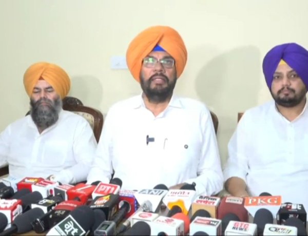 भाजपा नेता के बेटे की भारी मात्रा में हथियारों के साथ गिरफ्तारी भगवा पार्टी का पंजाब की शांति और सांप्रदायिक सद्भाव को भंग करने का जीता-जागता सबूत: कुलदीप धालीवाल