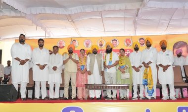 पातड़ां में शिरोमणि अकाली दल को बड़ा झटका, पूर्व विधायक वनिंदर कौर लूंबा और करण सिंह डीटीओ साथियों सहित 'आप' में शामिल