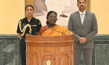 राष्ट्रपति श्रीमती. द्रौपदी मुर्मु ने देश भर के स्कूली छात्रों के साथ राष्ट्रपति भवन में रक्षा बंधन मनाया