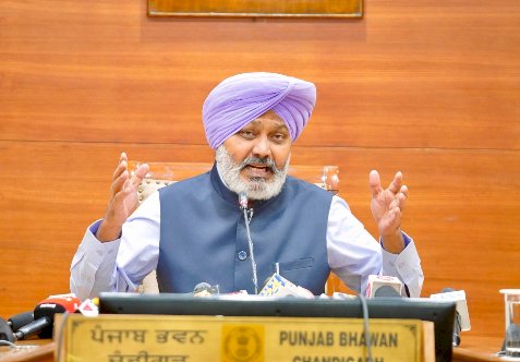 बेअदबी पार्टी' पूरी तरह से 'ईडी पार्टी' और ईडी की प्रवक्ता बन चुकी है: हरपाल सिंह चीमा अकाली दल-भाजपा के शासन ने 2007 से 2017 के बीच चिट्टा जैसे नशों के ज़रिए पंजाब के युवाओं को तबाह किया और राज्य को बर्बाद कर दिया: हरपाल सिंह चीमा