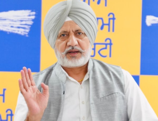 जुलाई में एसजीपीसी सेक्रेटरी के अकाउंट से बहरीन की महिला के अकाउंट में ₹1 लाख ट्रांसफर किए गए, हरजिंदर धामी बताएं कि संगत का पैसा कहां खर्च हुआ: बलतेज पन्नू